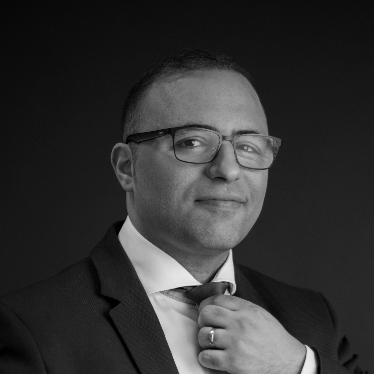 Rechtsanwalt Mohamad Banna im Anzug